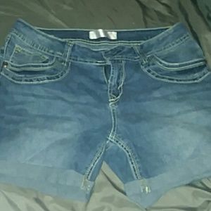 No Boundaries Stretchy Denim Shorts Size 13